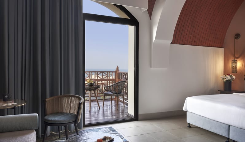 middle-east-holidays-ras-al-khaimah-the-cove-rotana-resort-sea-view-room